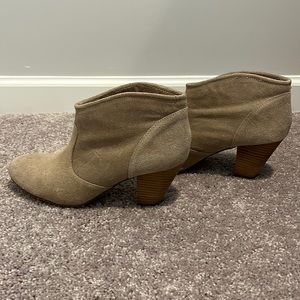 Used Freeport womens heeled boots